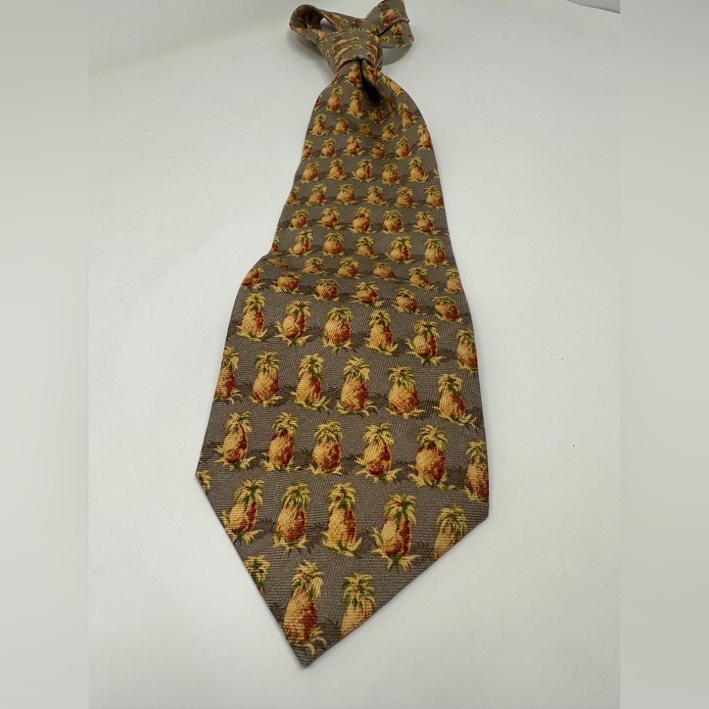 Tommy Bahama silk tie 58 x 4 - Picture 3 of 11